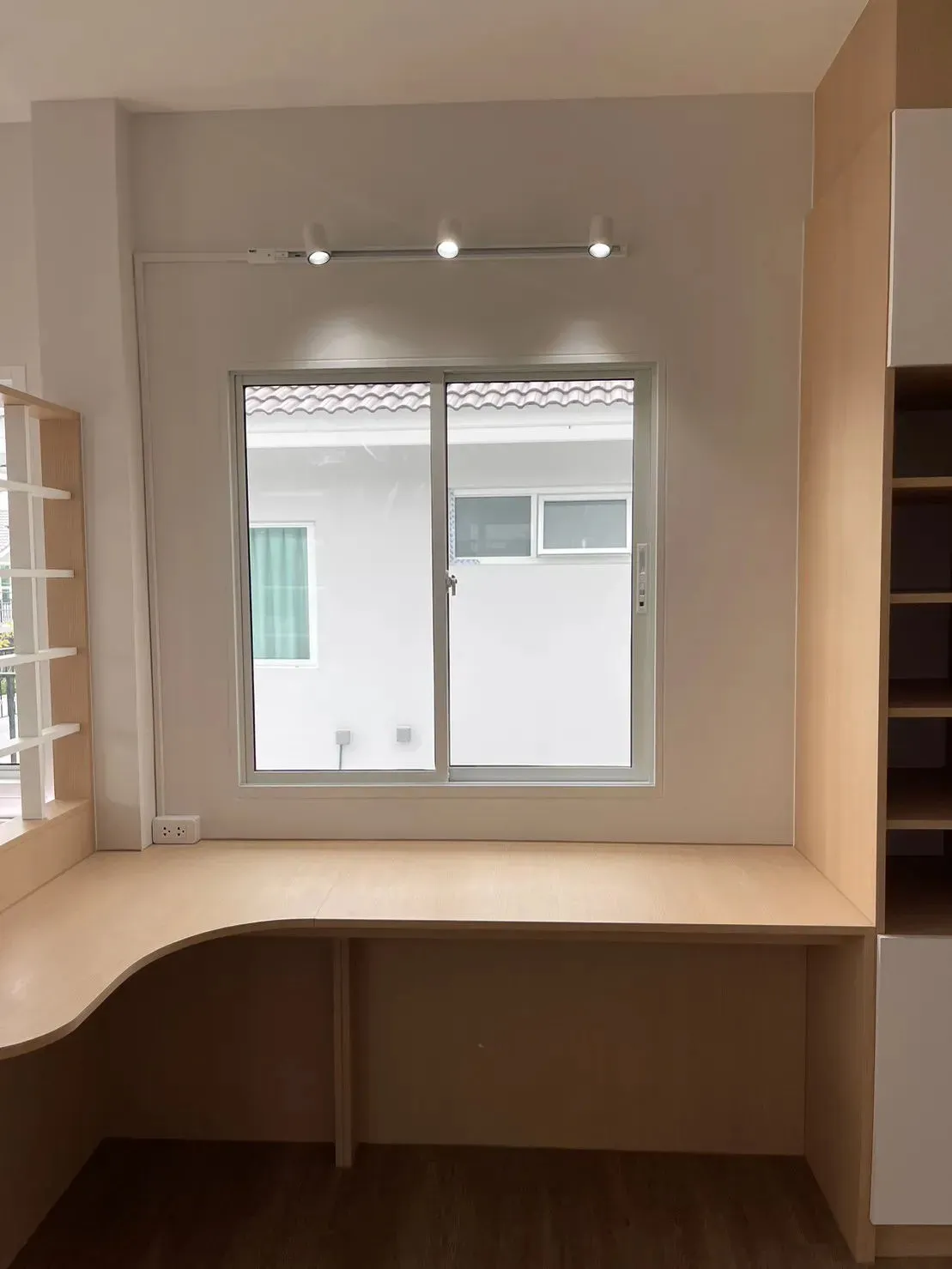 วรารมย์