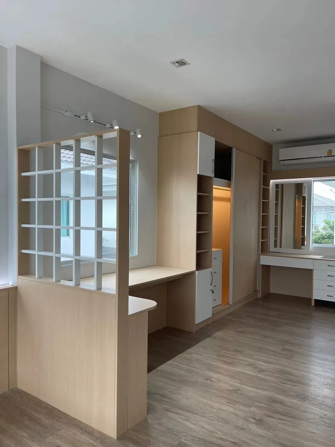 วรารมย์