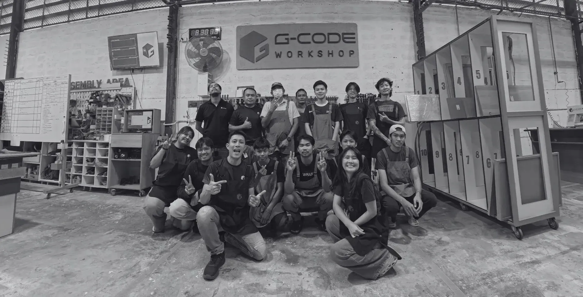 ทีมงาน G-CODE Cabinetry หน้าโรงงาน